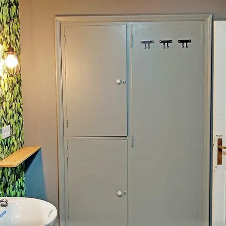 Diseno, Calidad, Tranquilidad, Y Muy Centrico Apartment